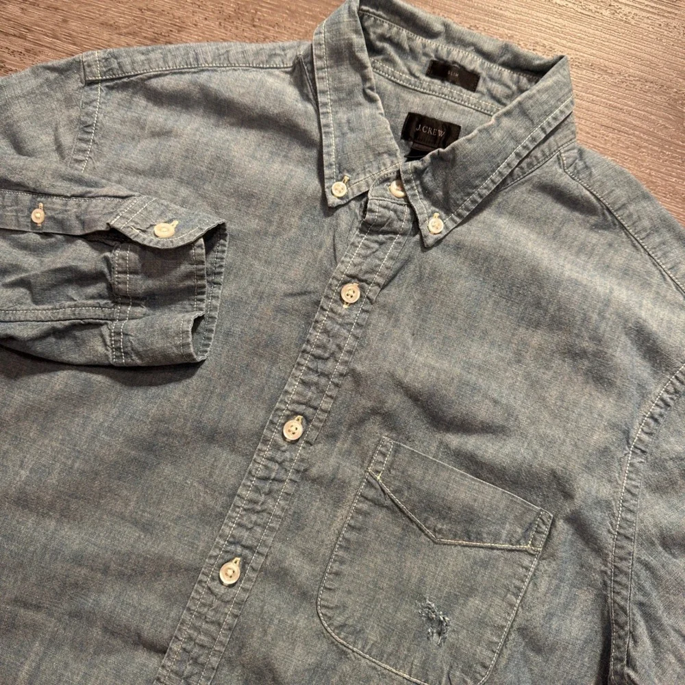 J.Crew Chambray Shirt Mens M Blue 100% Cotton Long Sleeve Slim Fit Button Down